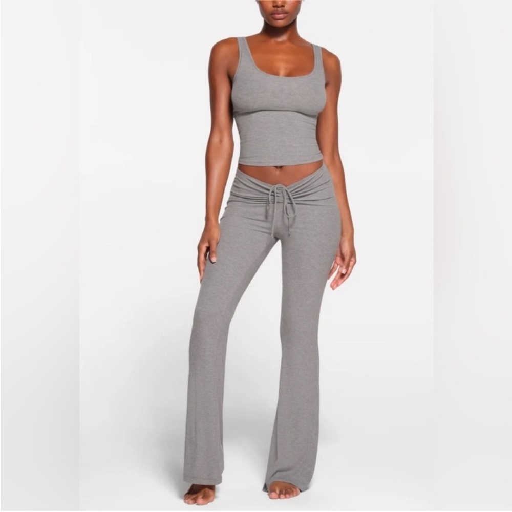 Skims cinch pants